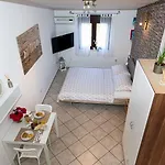 Charmantes Mit Meerblick, Bikes, Babybett, Grill * Crikvenica