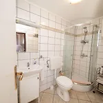 Charmantes Mit Meerblick, Bikes, Babybett, Grill