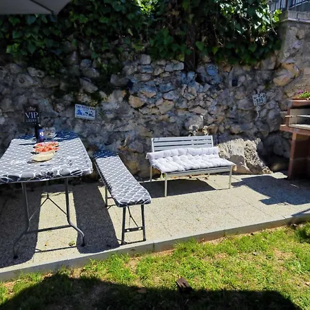 Apartamento Charmantes Mit Meerblick, Bikes, Babybett, Grill Crikvenica