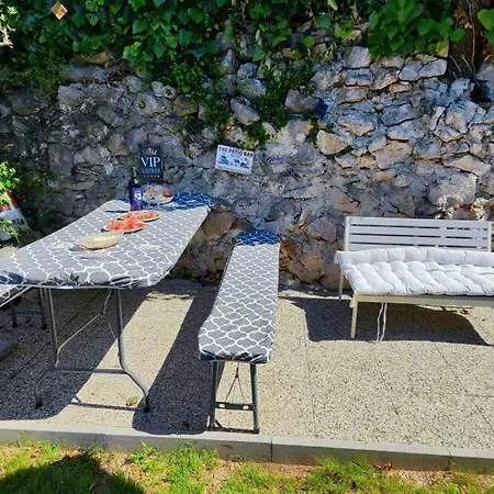 Charmantes Mit Meerblick, Bikes, Babybett, Grill Апартаменты Цриквеница