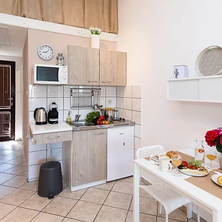 Charmantes Mit Meerblick, Bikes, Babybett, Grill Apartment