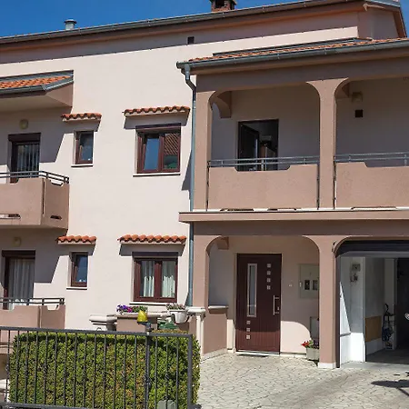 Charmantes Mit Meerblick, Bikes, Babybett, Grill Apartment Crikvenica