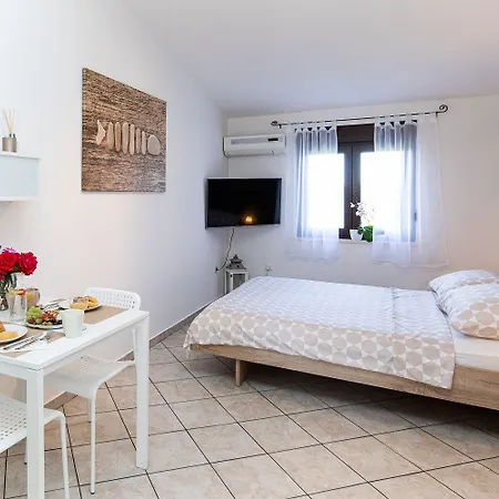 Appartamento Charmantes Mit Meerblick, Bikes, Babybett, Grill Crikvenica