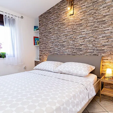 Charmantes Mit Meerblick, Bikes, Babybett, Grill