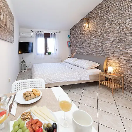 Charmantes Mit Meerblick, Bikes, Babybett, Grill Appartamento *