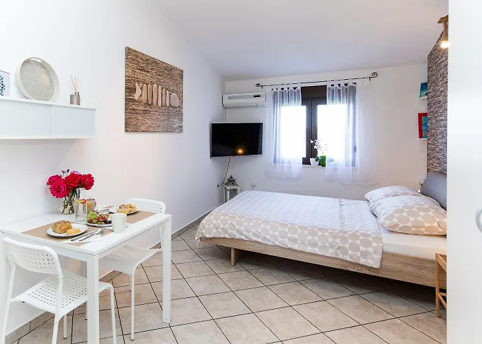 Daire Charmantes Mit Meerblick, Bikes, Babybett, Grill Crikvenica